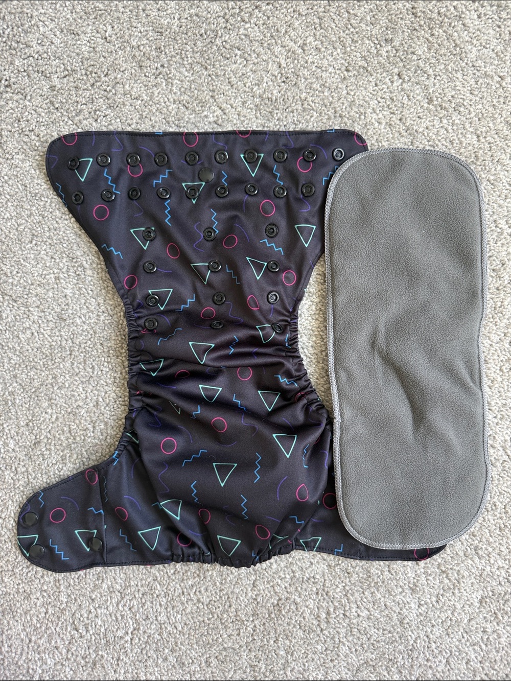 Reusable Cloth Diaper • Retro Pattern • Sustainable Baby - Picture 2 of 3